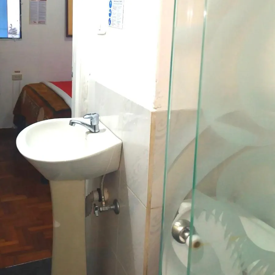 Hostal Carlos Israel Quito 0*,  Équateur